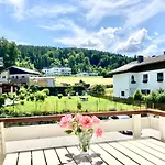 Apartman Jana By Woerthersee شقة *