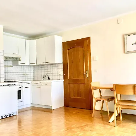 Apartman Jana By Woerthersee شقة *